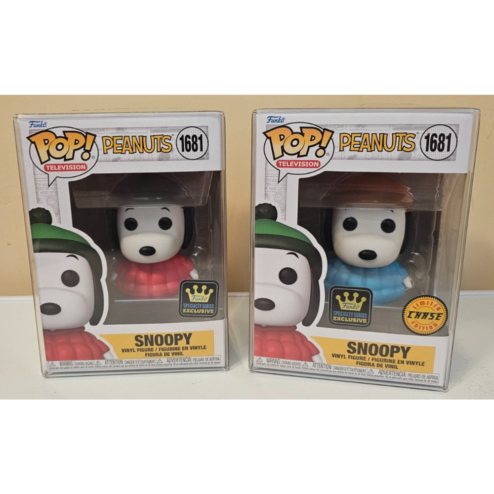 Funko Pop! Peanuts: SNOOPY in Blue (CHASE) and Red Coat Bundle #1681 +Protector